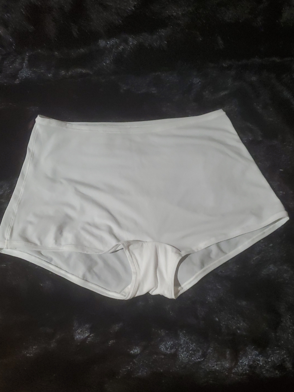 SKIMS Boyshorts In WHITE /Size:Large